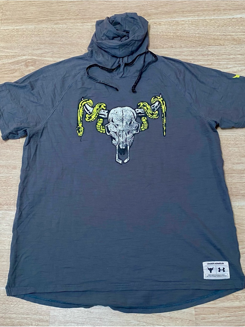 Project Rock Hoodie Mens XL Grey Short Sleeve Lightweight Graphic Sweatshirt Top